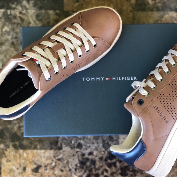 Tommy Hilfiger Men's Lutwin Sneakers - Picture 16 of 16